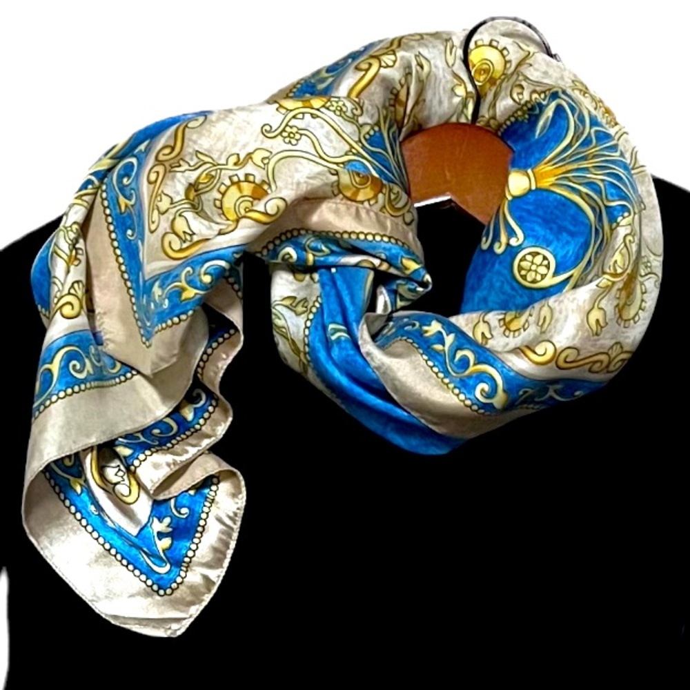 Pierre Balmain scarf - very versatile -square